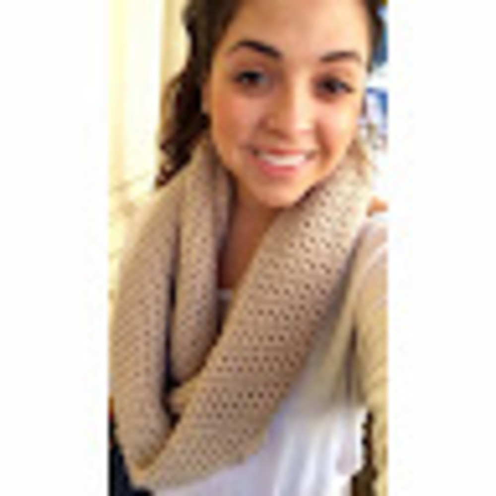 Meet your Posher, Raquel